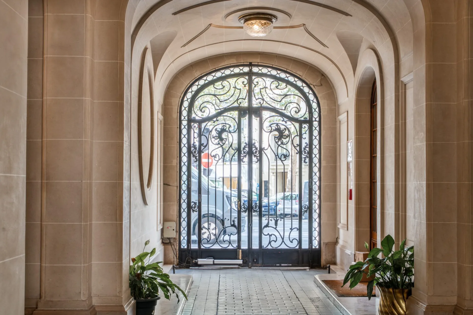 Studette avec douche privative – Paris 7ème – Rue du Bac